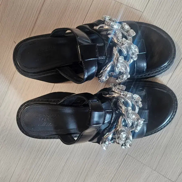 [BUNJANG] SUECOMMA BONNIE Chain Embellished Sandals / 슈콤마보니 체인장식슈즈