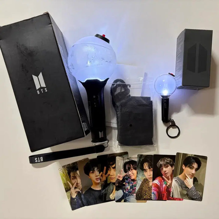[BUNJANG] BTS ARMY Bomb 3rd Generation Light Stick with Photocard, Includes Bonus Keychain and Tumbler / 방탄소년단 BTS 아미밤 3세대 포토카드포함 응원봉키링과 텀블러도 드려요