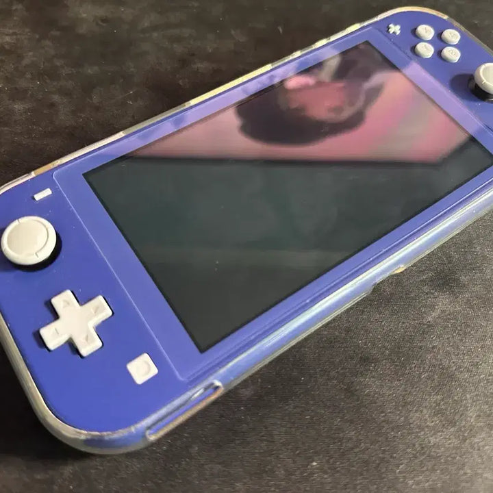 [BUNJANG] Nintendo Switch Lite (Blue) with Clear Case and Screen Protector / 닌텐도 스위치 라이트 블루 + 투명 케이스 + 강화필름 부착됨