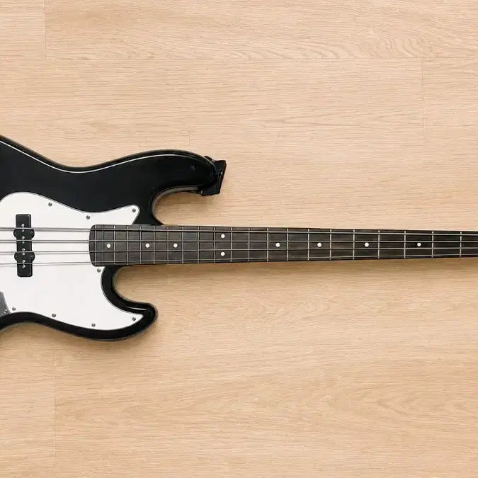 [BUNJANG] Bass Guitar with Bag / 베이스 기타