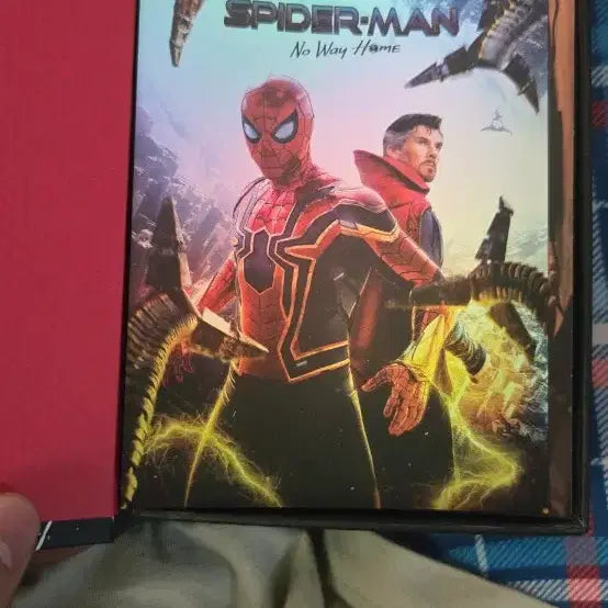 [BUNJANG] Spider-Man: No Way Home Postcard Book (100 postcards) / 마블 스파이더맨 노 웨이 홈 엽서북 (100장) 팝니다