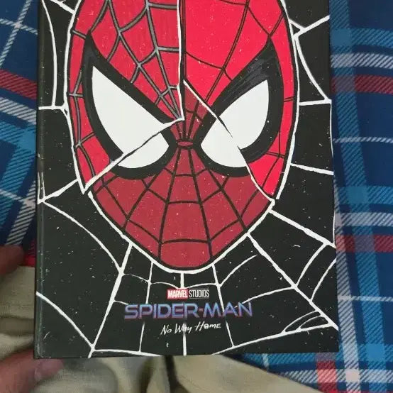 [BUNJANG] Spider-Man: No Way Home Postcard Book (100 postcards) / 마블 스파이더맨 노 웨이 홈 엽서북 (100장) 팝니다
