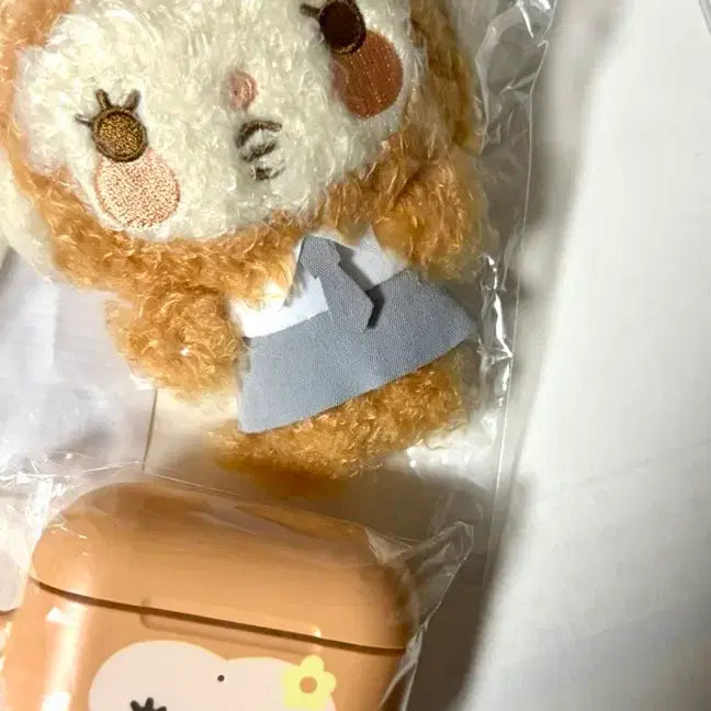 [BUNJANG] Sealed EINA Doll Nosungyi + AirPods Pro 2 Case Bundle / (미개봉) 하투하 에이나 인형 노숭이 + 에어팟 프로2 케이스 양도