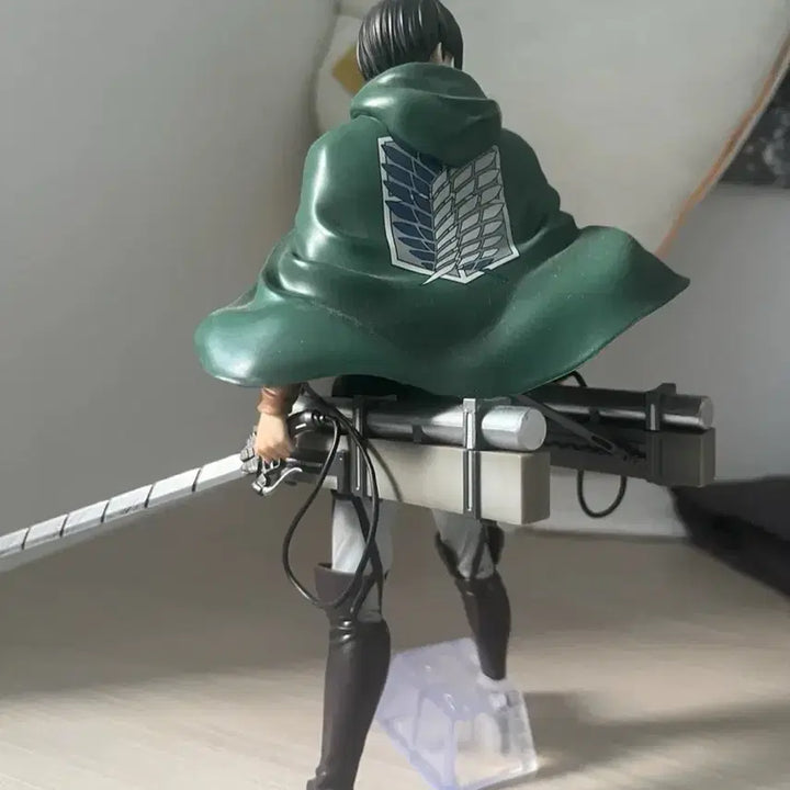 [BUNJANG] Attack on Titan Levi Beast Titan Figure - B Prize / 진격거 리바이 짐승거인 B상 피규어 팝니다
