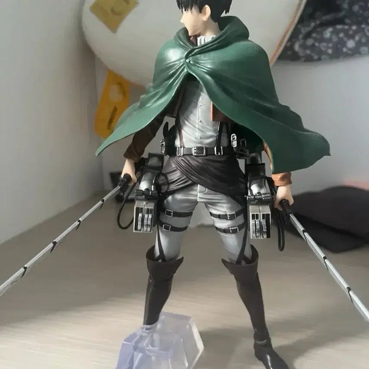 [BUNJANG] Attack on Titan Levi Beast Titan Figure - B Prize / 진격거 리바이 짐승거인 B상 피규어 팝니다