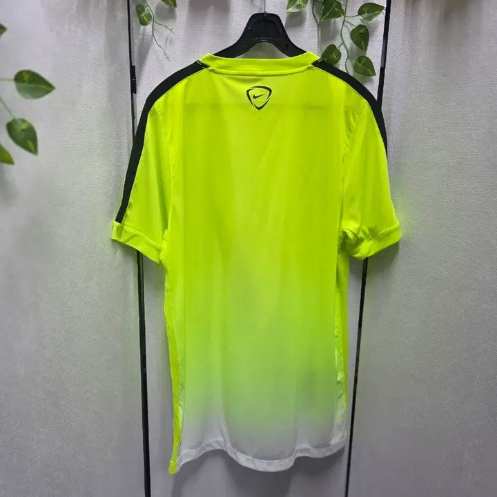 [BUNJANG] Nike Big Swoosh Dri-FIT T-Shirt / 나이키빅스우시티셔츠