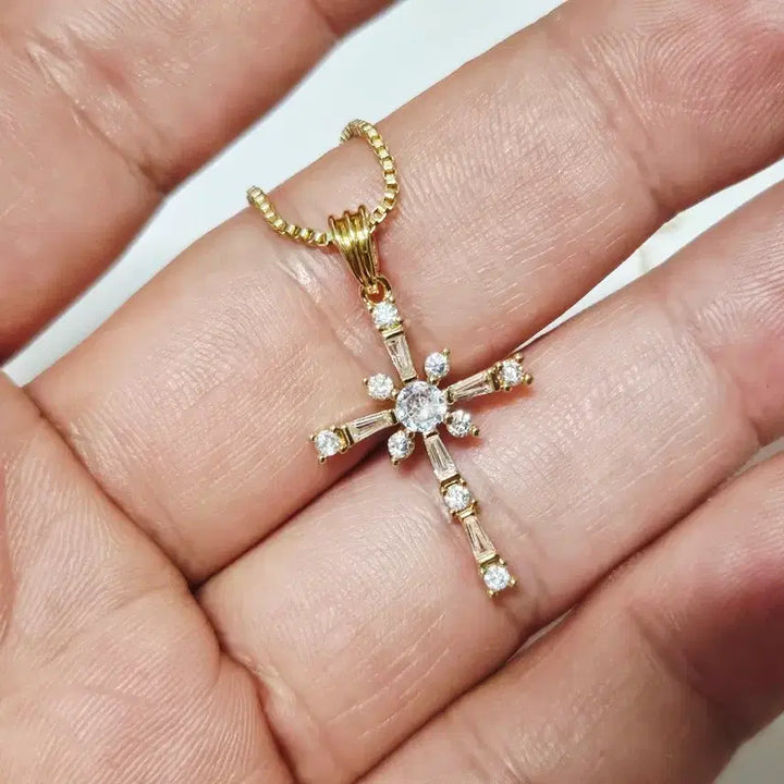[BUNJANG] Cubic Cross Pendant Necklace with Chain / 십자가 목걸이 큐빅 체인