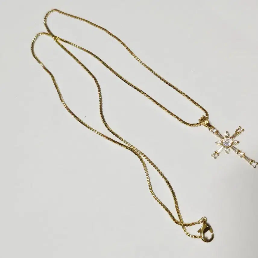 [BUNJANG] Cubic Cross Pendant Necklace with Chain / 십자가 목걸이 큐빅 체인