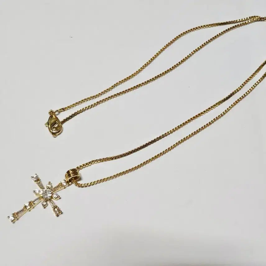 [BUNJANG] Cubic Cross Pendant Necklace with Chain / 십자가 목걸이 큐빅 체인