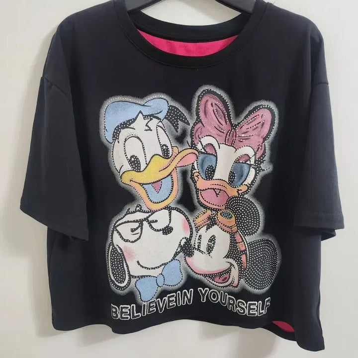 [BUNJANG] Disney Donald Duck Glitter Cubic Cropped T-Shirt / 도널드 디즈니 반짝이 큐빅 크롭반팔티<새상품>