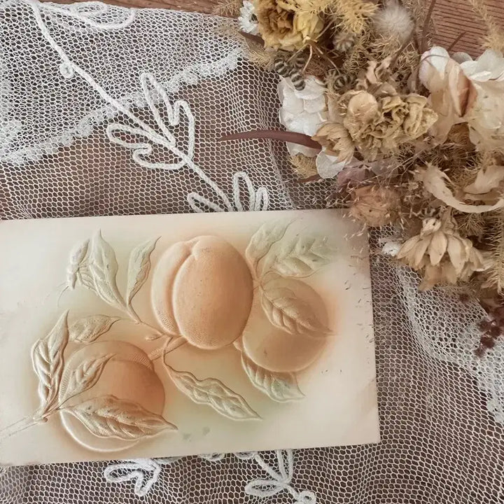 [SOLD OUT] 앤틱엽서 입체양각 복숭아 채도낮음