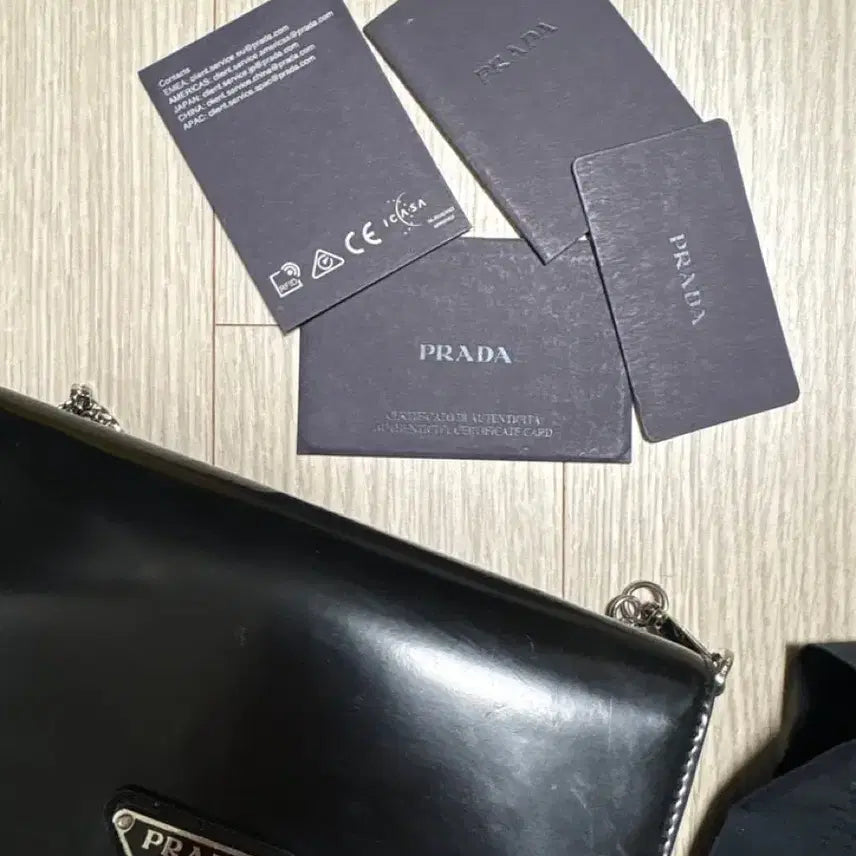 [BUNJANG] Prada Chain Shoulder Bag (Crossbody Convertible) / 프라다 체인 숄더백(크로스백가능)