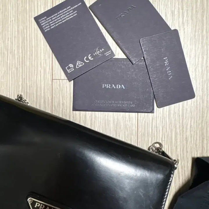 [BUNJANG] Prada Chain Shoulder Bag (Crossbody Convertible) / 프라다 체인 숄더백(크로스백가능)