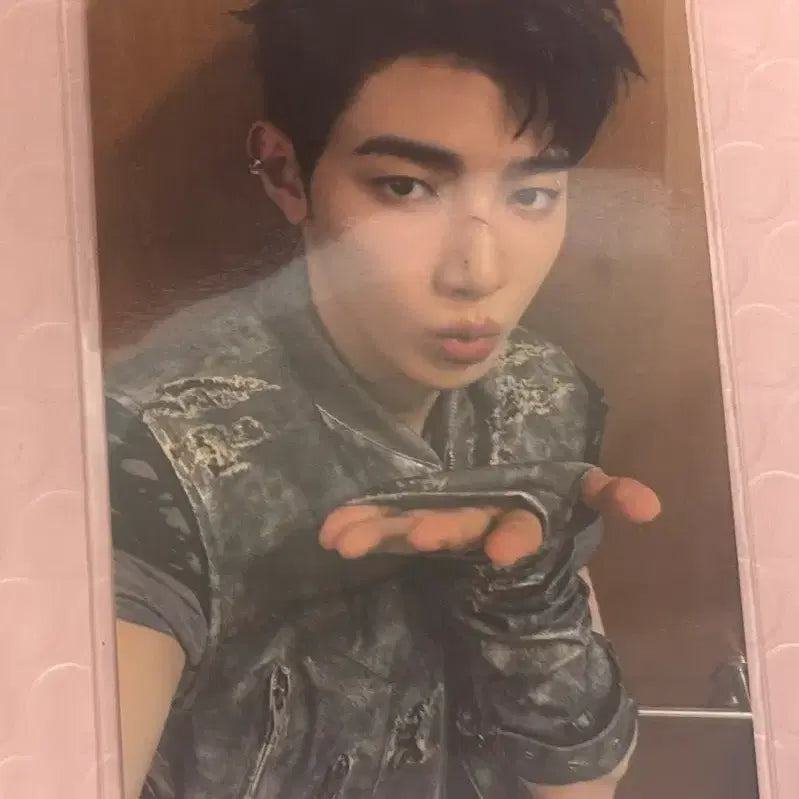 [SOLD OUT] 앤더블 장하오 공방 포카