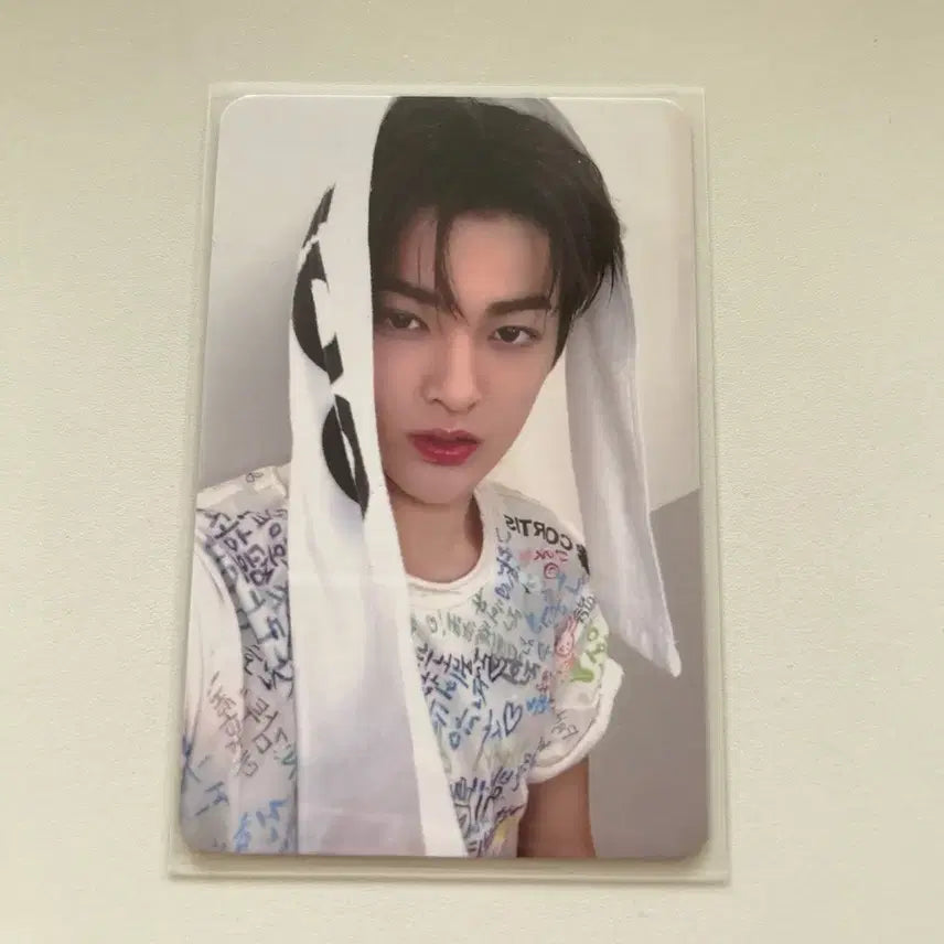 [BUNJANG] ONEUS Color Inside The Line Universal Lucky Draw Gunhee Photocard / 코르티스 컬러 아웃사이드 더 라인 유니버셜 럭키드로우 럭드 건호 포카