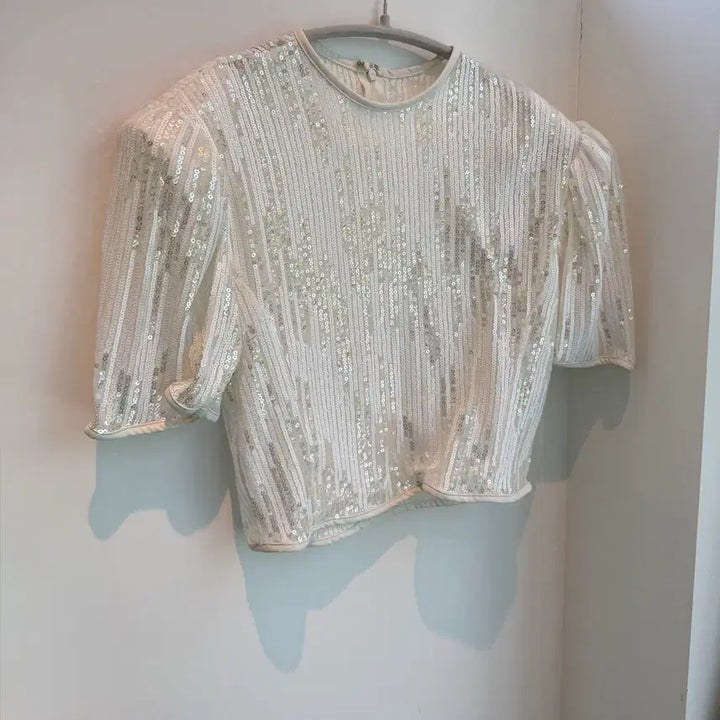 [BUNJANG] De Nollita White Sequin Puff Sleeve Blouse / 드노리타 화이트 스팽글 퍼프 소매 블라우스
