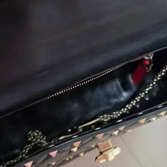 [BUNJANG] Valentino Rockstud Spike Chain Shoulder Bag Black / 발렌티노 락스터드 스파이크 체인 숄더백 블랙