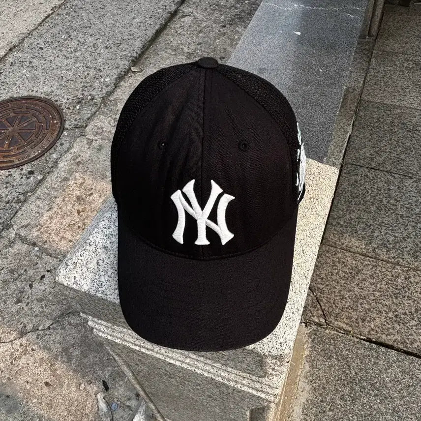[BUNJANG] MLB New York Yankees Mesh Cap Black / MLB 뉴욕 양키스 메쉬 캡