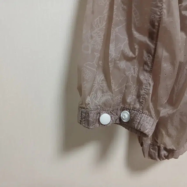 [BUNJANG] Crocodile Lightweight Windbreaker Beige / 크로커다일 경량 바람막이 110