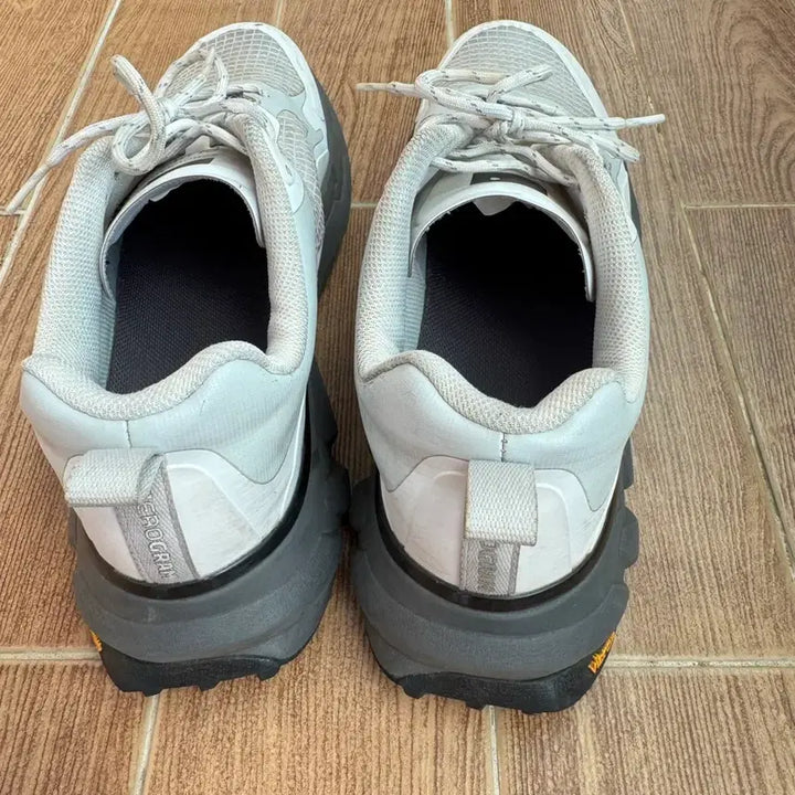 [BUNJANG] Zerogram Kahun V Trekking Shoes 270 / 제로그램 카혼V 트레킹슈즈 270