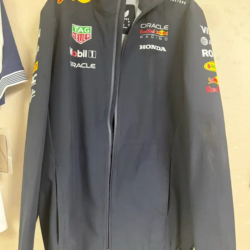[BUNJANG] Oracle Red Bull Racing 2025 Rain Jacket / [해외 S] F1 2025 오라클 레드불 레이싱 레인 자켓