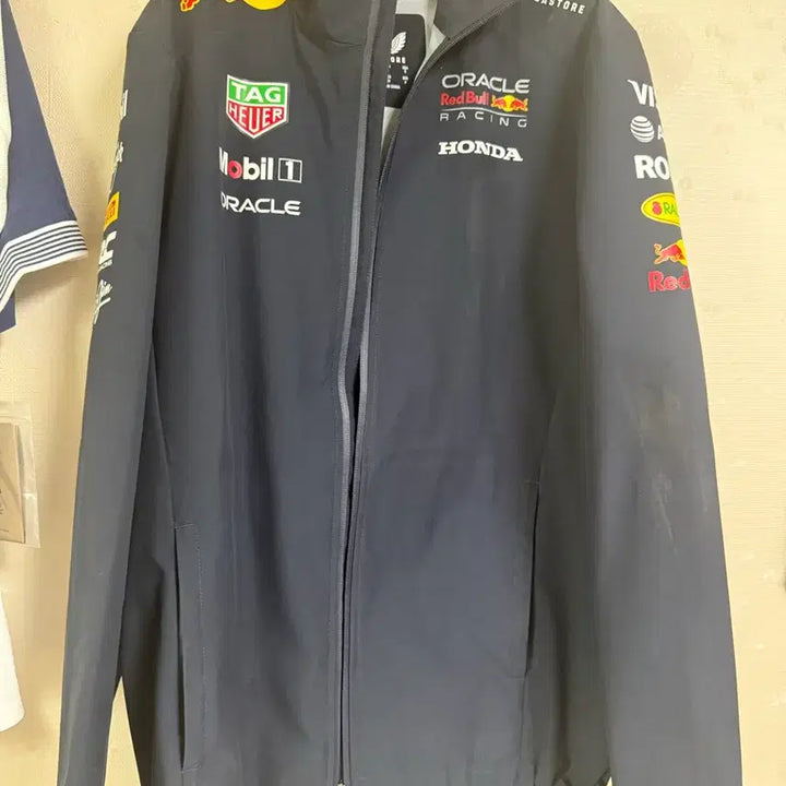 [BUNJANG] Oracle Red Bull Racing 2025 Rain Jacket / [해외 S] F1 2025 오라클 레드불 레이싱 레인 자켓