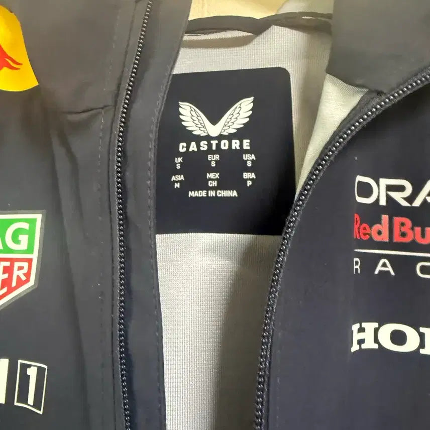 [BUNJANG] Oracle Red Bull Racing 2025 Rain Jacket / [해외 S] F1 2025 오라클 레드불 레이싱 레인 자켓