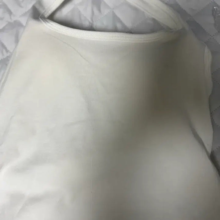 [BUNJANG] Built-in Cup Halterneck Tank Top / 캡내장 홀터넥 나시