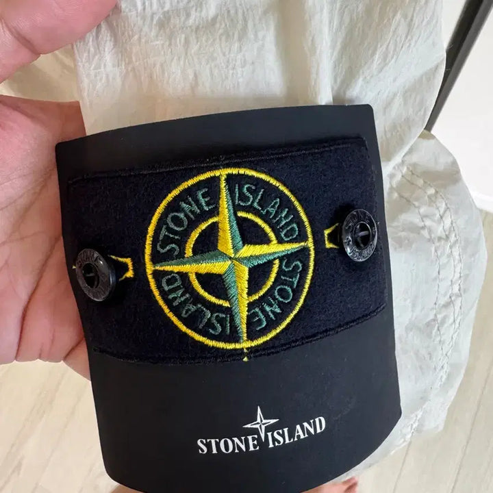 [BUNJANG] Stone Island 23FW Crinkle Rips Lightweight Jacket / (새상품) 스톤아일랜드 23fw 크링클랩스 바람막이