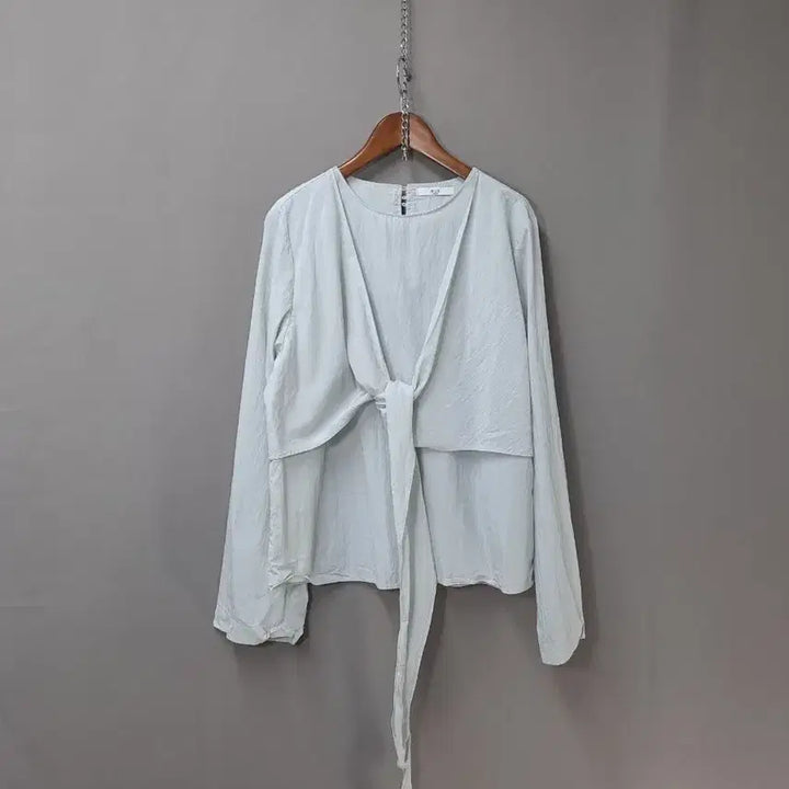 [BUNJANG] Cool Blue Ribbon Blouse / ous 시원한 블루 톤의 리본 블라우스