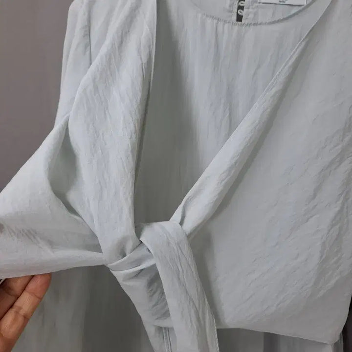 [BUNJANG] Cool Blue Ribbon Blouse / ous 시원한 블루 톤의 리본 블라우스