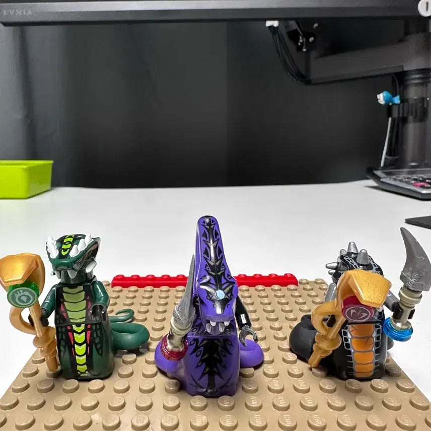 [BUNJANG] LEGO Ninjago Serpent Tribe Pythor, Exsidian, Skalodor Set / 닌자고 뱀 부족 파이토 엑시디쿠스 스칼라도 세트 판매