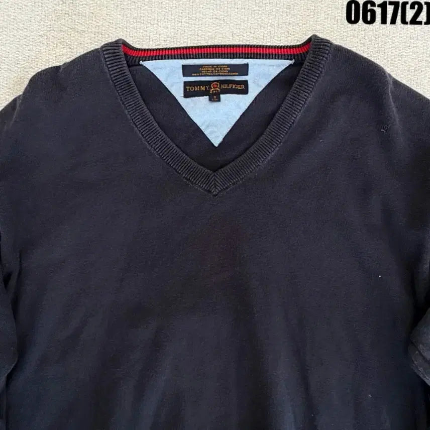 [BUNJANG] Tommy Hilfiger V-Neck Knit Sweater - Navy, Size S / 타미힐피거 브이넥 니트 S 0617