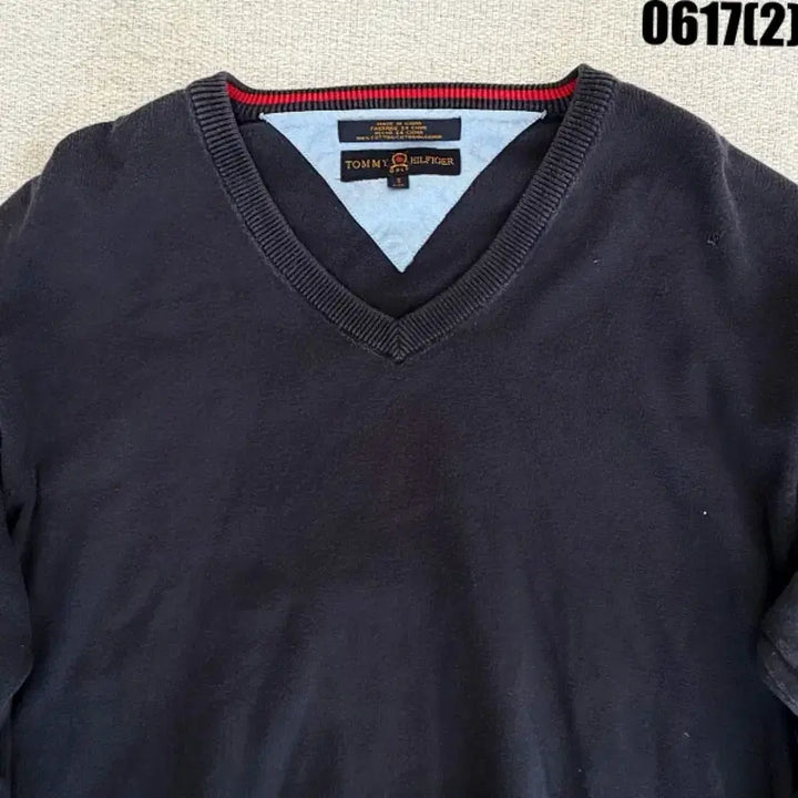 [BUNJANG] Tommy Hilfiger V-Neck Knit Sweater - Navy, Size S / 타미힐피거 브이넥 니트 S 0617