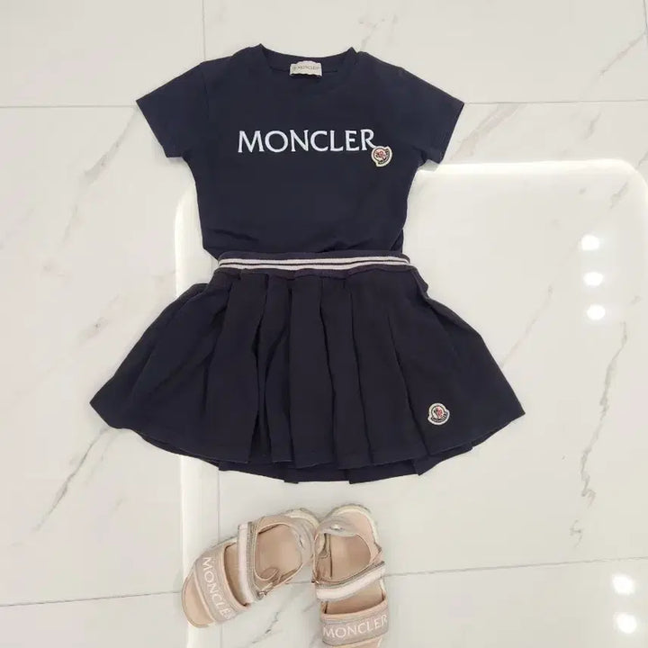 [BUNJANG] Moncler Kids Pleated Skirt Navy 3A / 몽클레어 키즈 플리츠 스커트 네이비 3A
