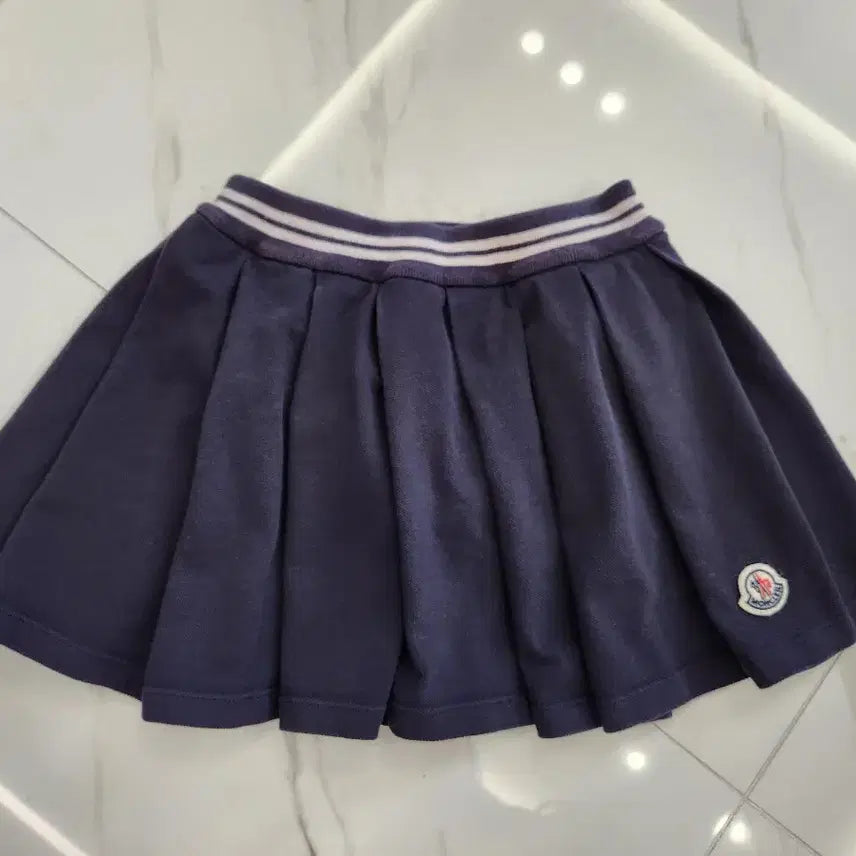 [BUNJANG] Moncler Kids Pleated Skirt Navy 3A / 몽클레어 키즈 플리츠 스커트 네이비 3A