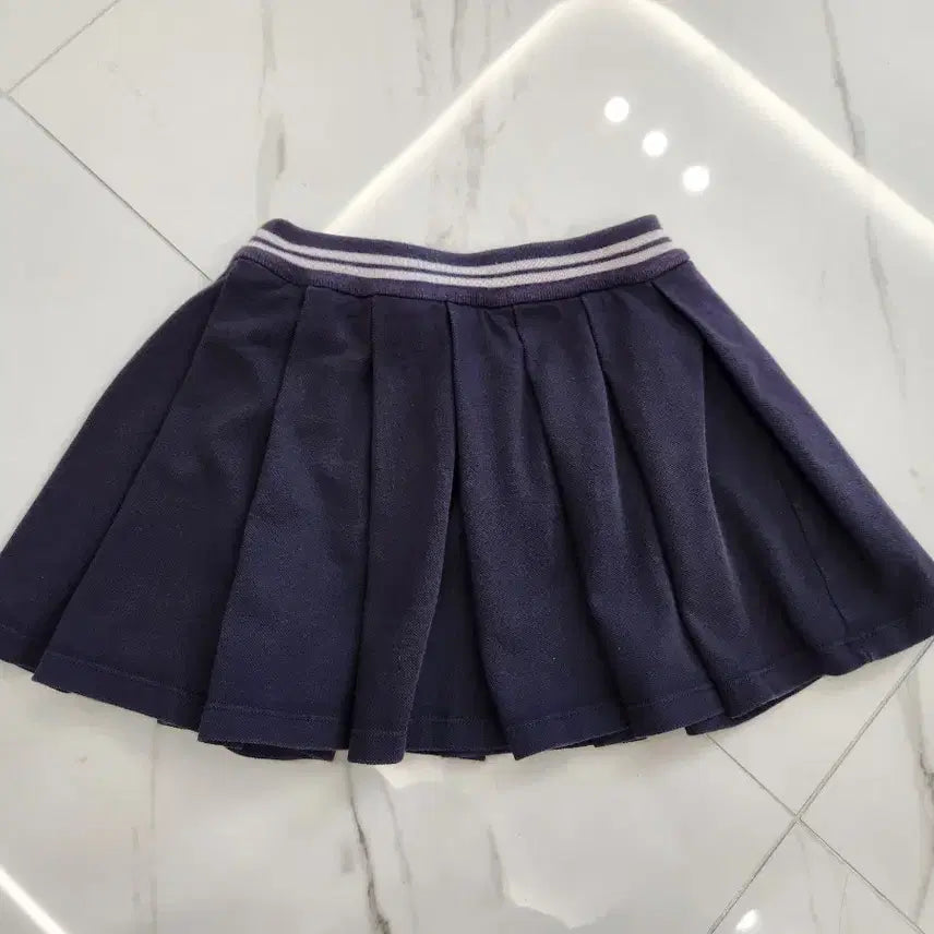 [BUNJANG] Moncler Kids Pleated Skirt Navy 3A / 몽클레어 키즈 플리츠 스커트 네이비 3A