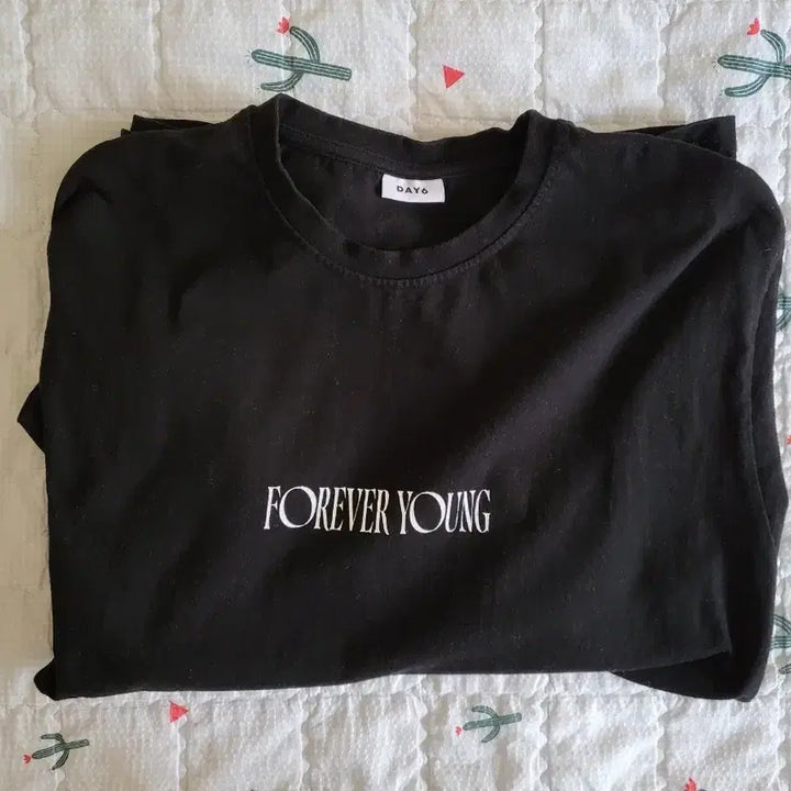 [BUNJANG] DAY6 Forever Young Battle MD T-Shirt / 데이식스 포에버영 전투 엠디 티셔츠