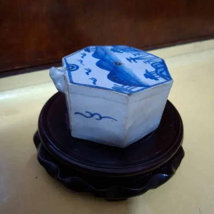 [BUNJANG] Antique Polygonal Blue-and-White Landscape Water Dropper / 오래된 다각형청화산수문연적