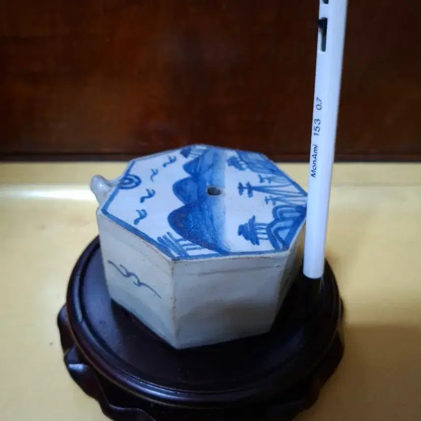 [BUNJANG] Antique Polygonal Blue-and-White Landscape Water Dropper / 오래된 다각형청화산수문연적
