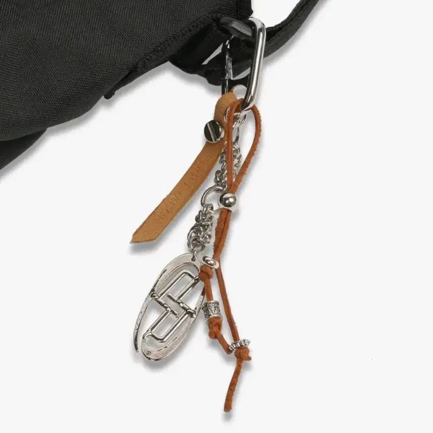 [BUNJANG] Eastpak x DOPEDOJO Studded Messenger Bag / 이스트팩x도프제이슨 스터드 메신저백