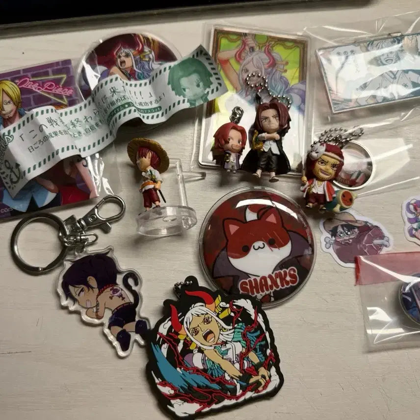 [BUNJANG] One Piece Official Goods Yamato Shanks Can Badge Gacha Keychain Card Bundle Set / 원피스 공식 굿즈 캔뱃지 가챠 키링 카드 야마토 샹크스 일괄