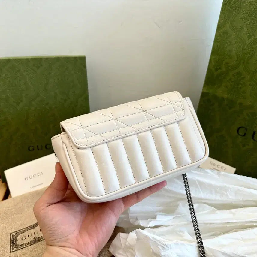 [BUNJANG] Gucci GG Marmont Matelassé Silver Chain Bag / [실착3회/정품] 구찌 gg마몽 마틀라세 실버 체인백 크로스백 숄더백