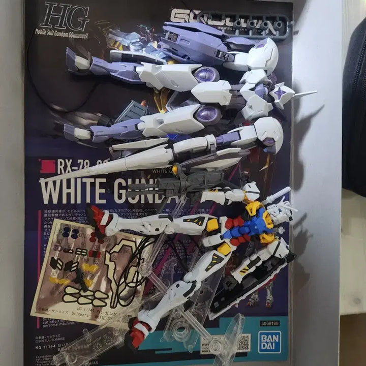 [BUNJANG] HG White Gundam &amp; HG Mikailis Gundam Model Kit / HG 하얀 건담과 HG 미카앨리스 건담 팝니다
