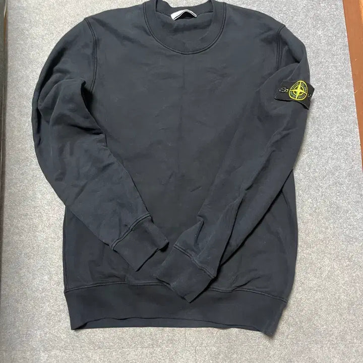 [SOLD OUT] 스톤아일랜드 맨투맨 L