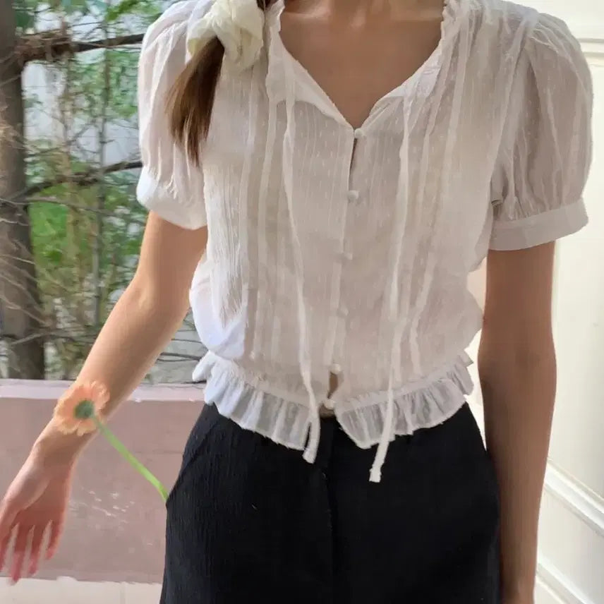 [BUNJANG] Shop Minet Frill Ivory Blouse / 샵미네트 프릴 아이보리 블라우스