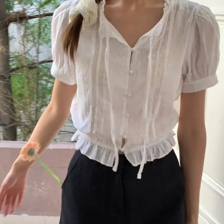 [BUNJANG] Shop Minet Frill Ivory Blouse / 샵미네트 프릴 아이보리 블라우스