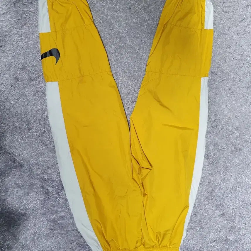 [BUNJANG] Nike Repel Essential Mid-Rise Woven Jogger Pants Yellow / 나이키 바지 리펠 에센셜 미드라이즈 우븐 조거 팬츠 옐로우 s