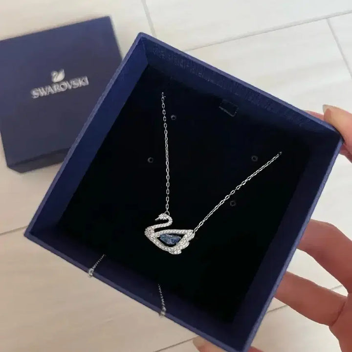 [BUNJANG] Swarovski Swan Necklace Blue / 스와로브스키 백조 목걸이 블루