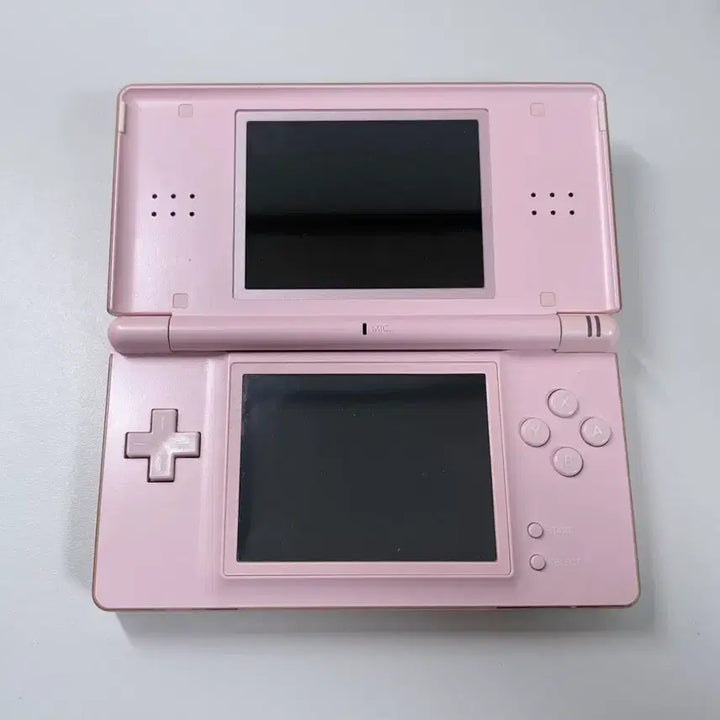 [BUNJANG] Nintendo DS Lite Pink Console with Genuine Charger and Game Cartridges / 닌텐도 Ds lite 핑크 (정품충전기, 칩 포함)